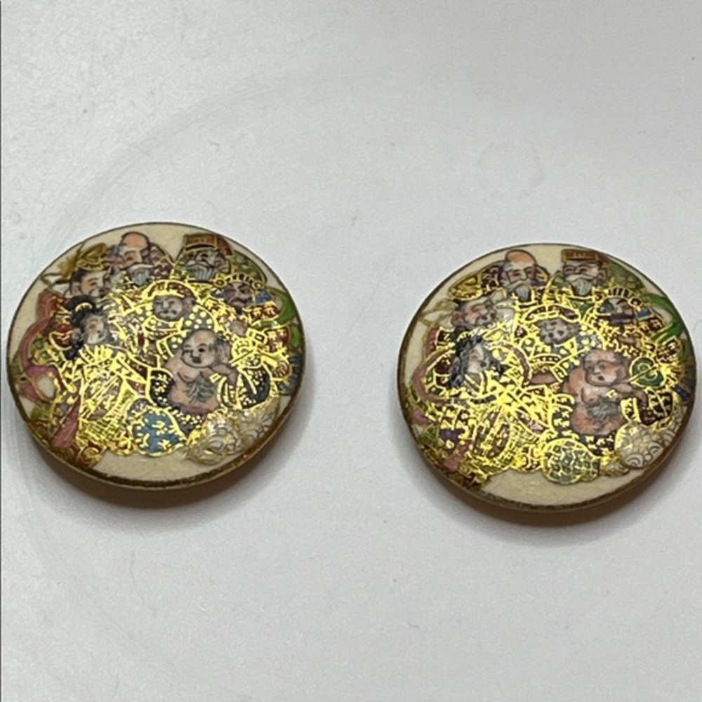 Vintage Hand Painted Satsuma Ceramic w/7 Gods On a button *READ*